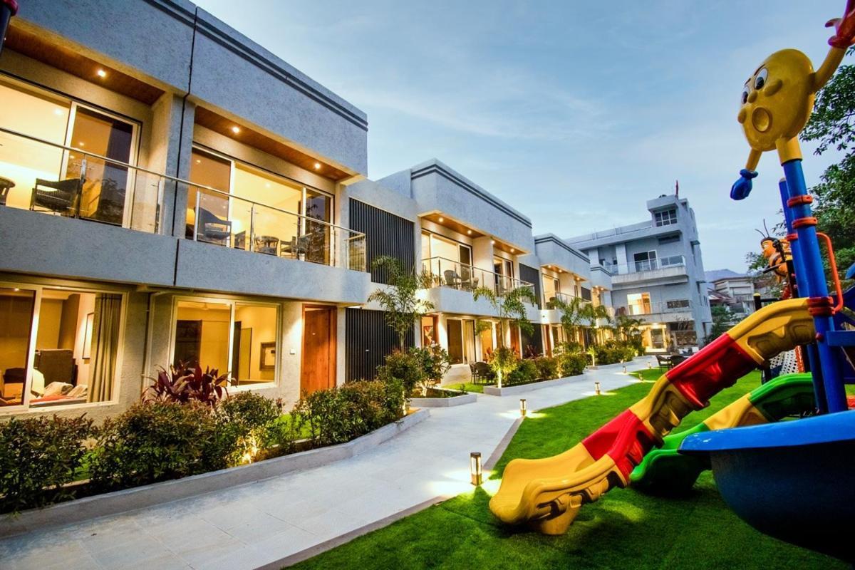 Meritas Aura Resort Lonavala Exterior foto