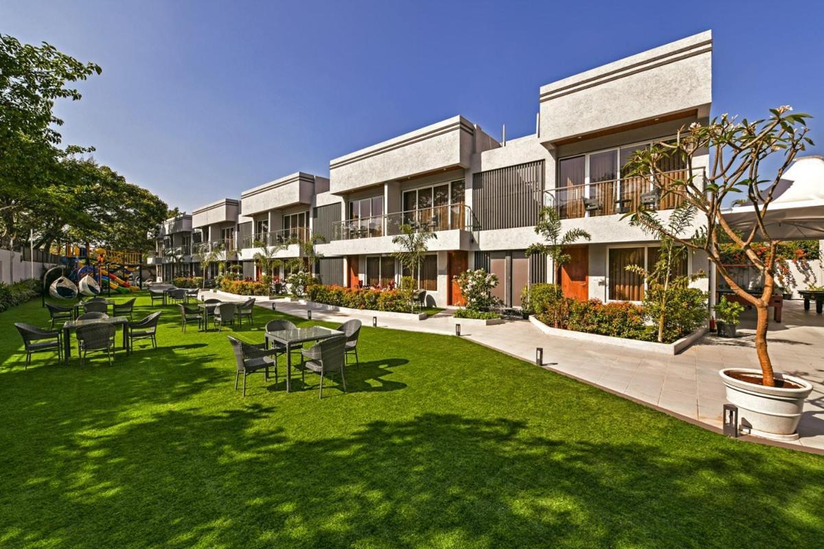 Meritas Aura Resort Lonavala Exterior foto
