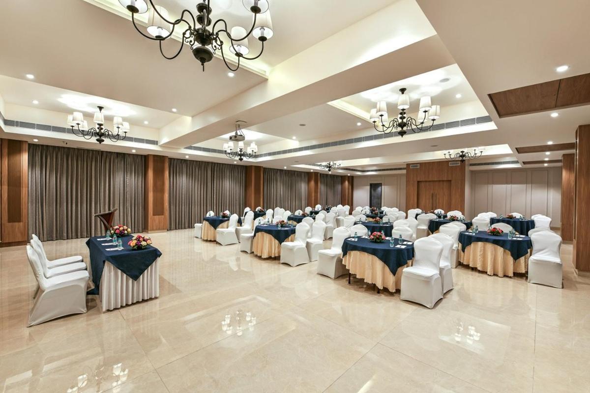 Meritas Aura Resort Lonavala Exterior foto